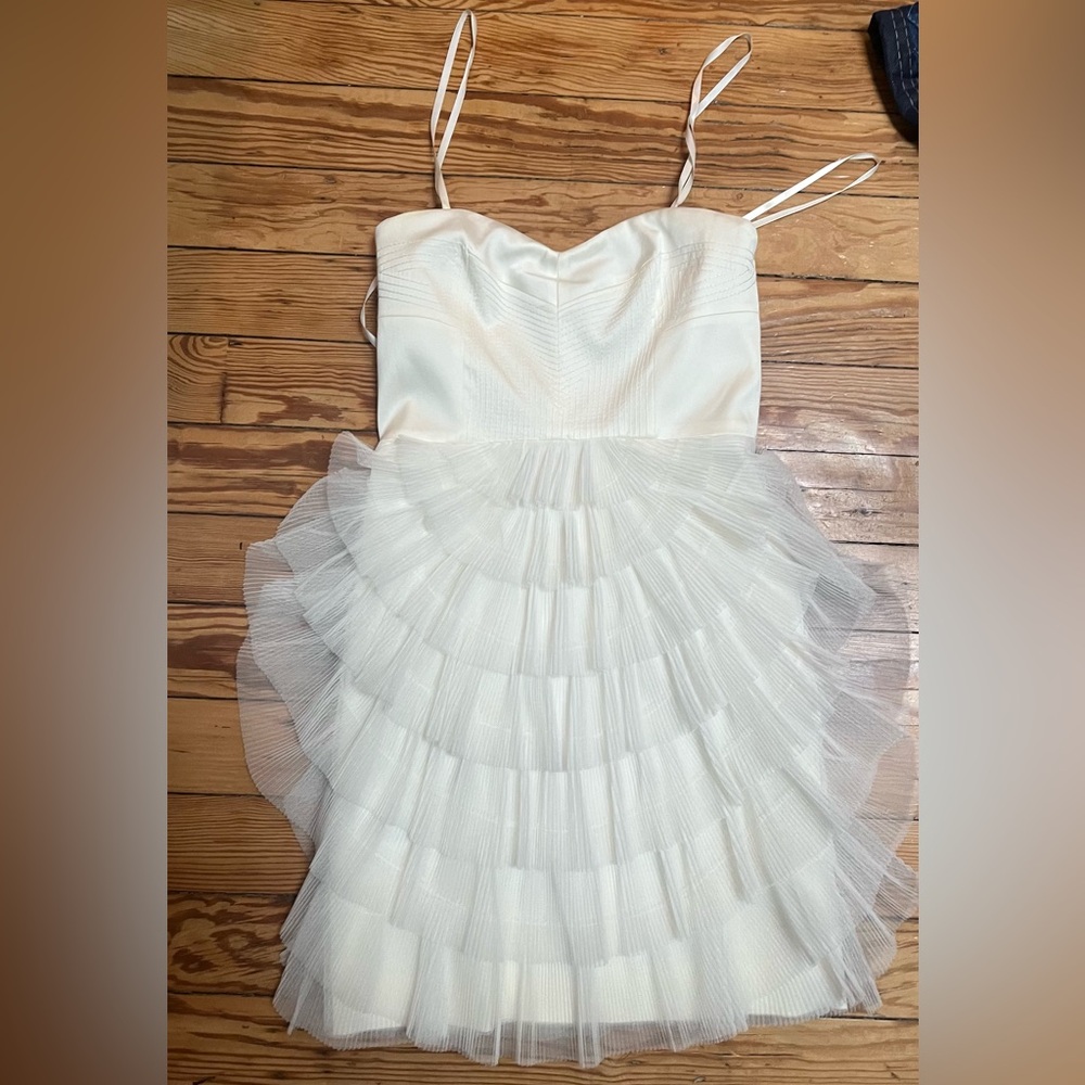 Short BCBG white wedding cocktail dress size 0